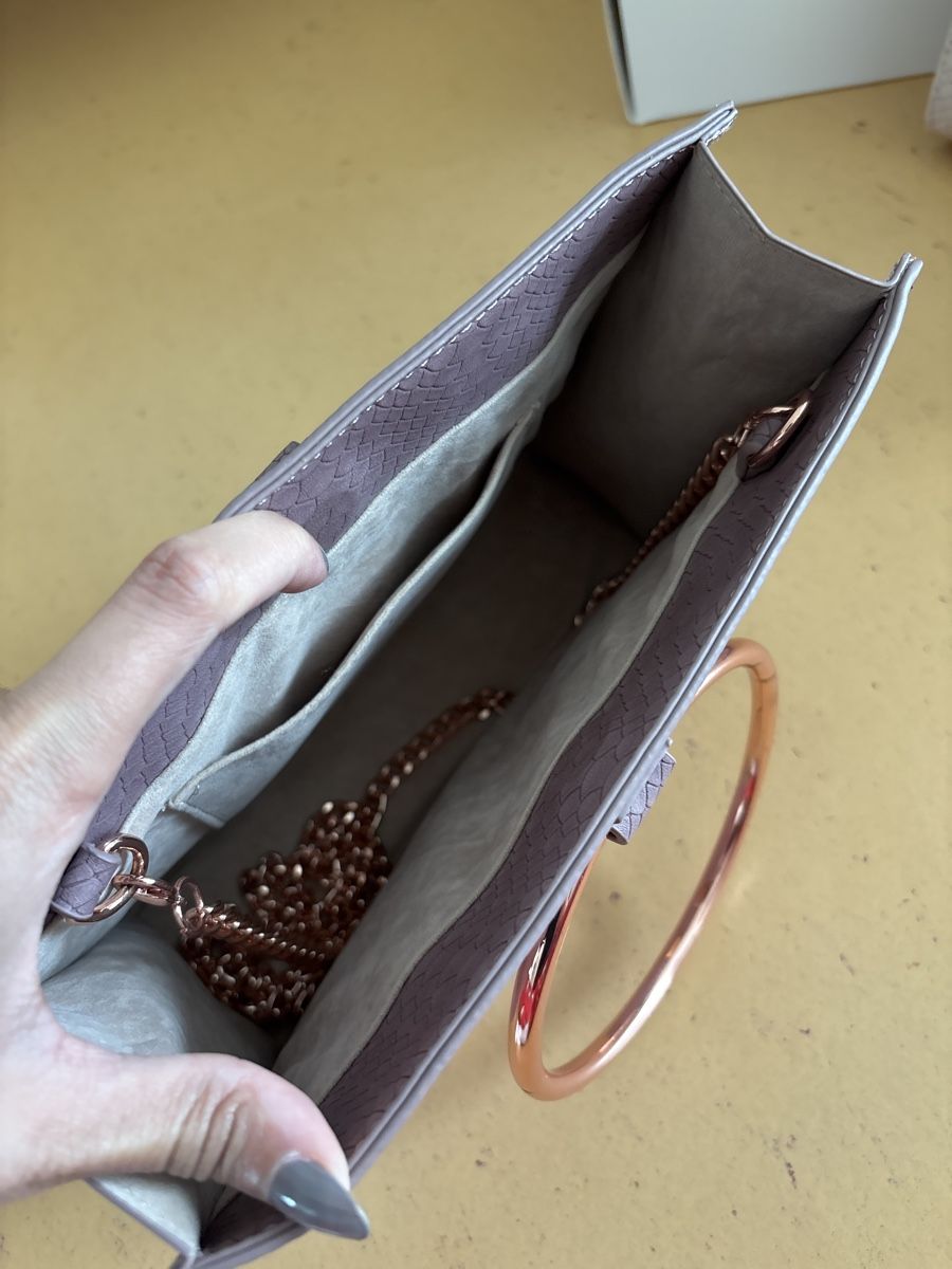 Borse da donna: Zwei Handtaschen/Schultertaschen – Nuovo (secondo la descrizione) da Zürich venduto da del_gdm2 1