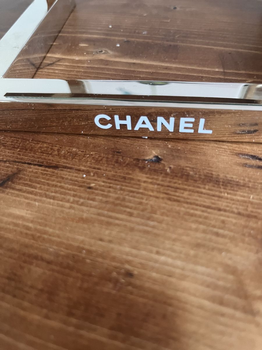 Miroirs: Chanel miroir chromé excellent état – D'occasion à Corjolens par san_kyv9 1