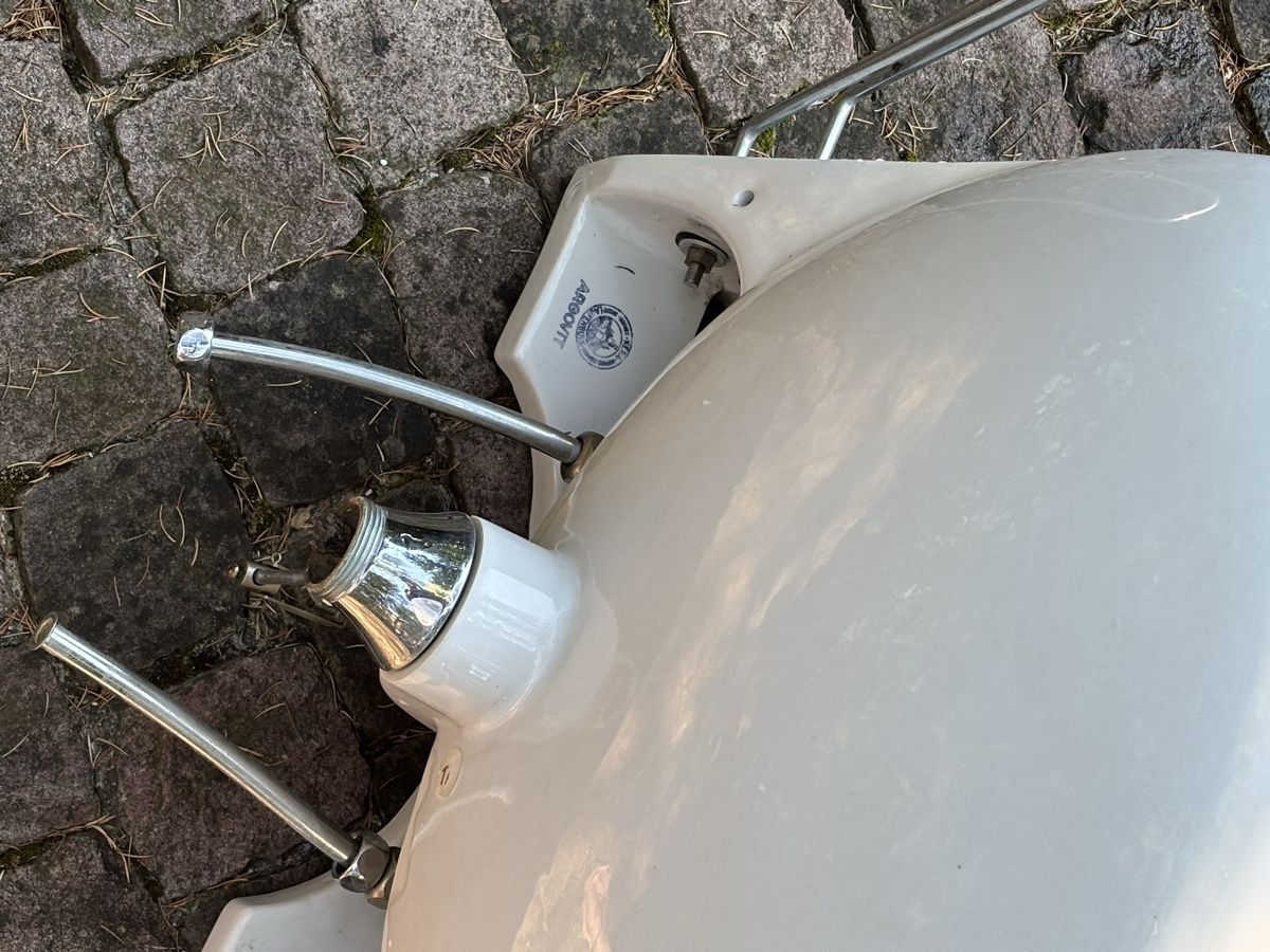 Mobili per bagno: Waschbecken mit Armaturen – Usato da Zürich venduto da Flo021000 3