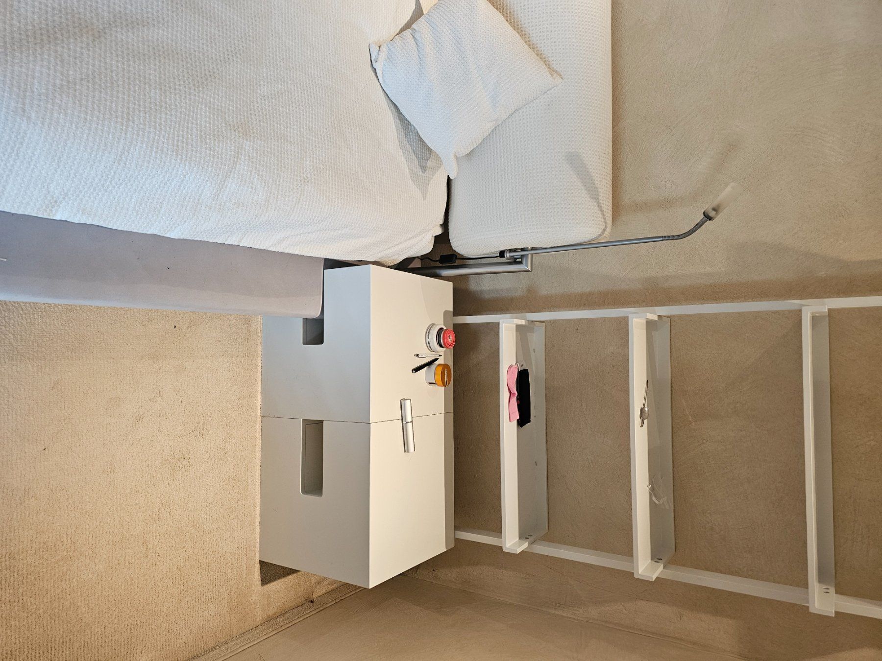 Betten: Bett mit Nachttischen – Gebraucht aus Oberwil-Lieli von MMT01 3