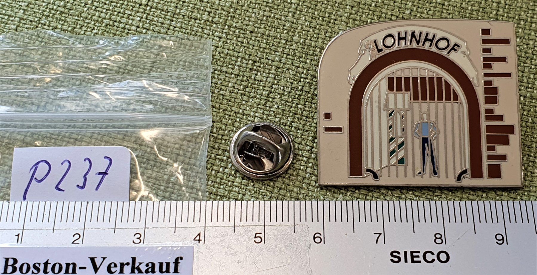 Placchette & Badge: P237 - Pin Polizei Strafanstalt Lohnhof Basel – Usato da Reinach BL venduto da Boston-Verkauf 1