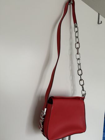 Karl Lagerfeld Handtasche in rot mit Metall Elementen