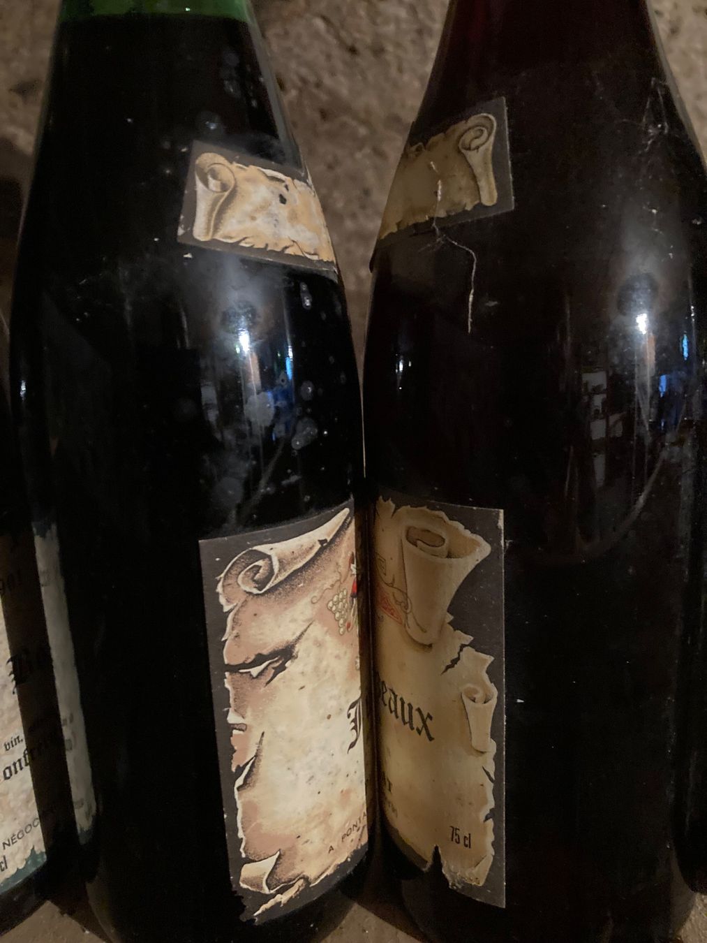 Vins: Diverse Weine – Neuf avec emballage d'origine à Eggiwil par onedollar02 9