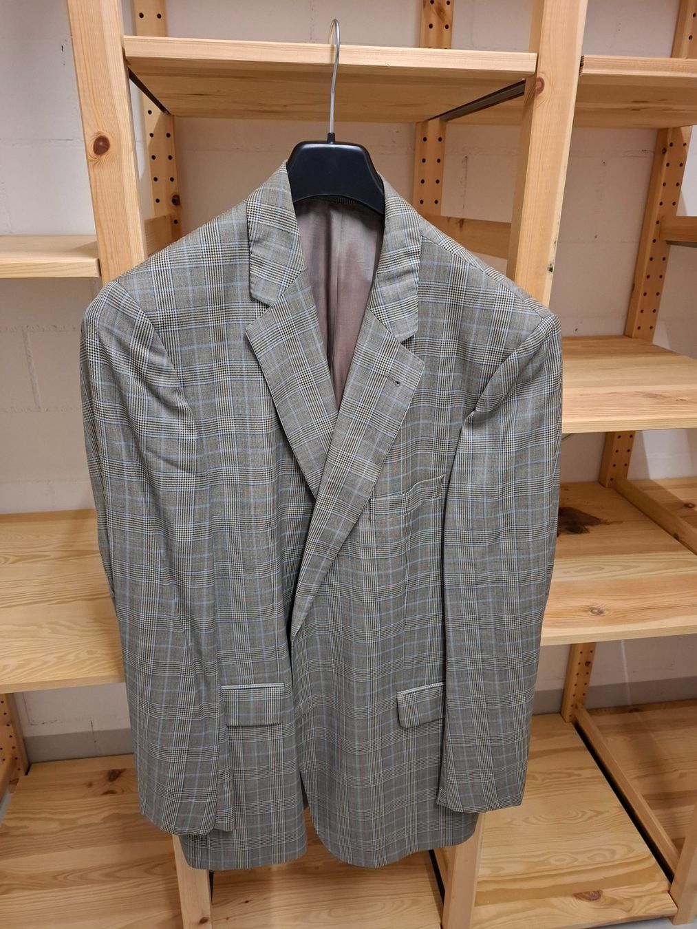 Burberry Giacche: Klassisches Herrensakko Burberry Grösse 58 – Usato da Glattbrugg venduto da Orfilito