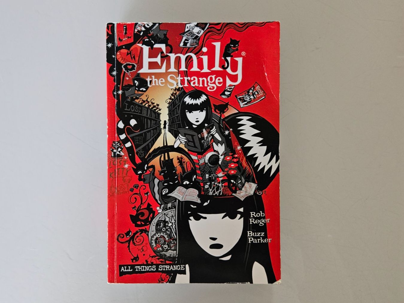 BD: Emily the Strange - All Things Strange Comic – D'occasion à Basel par True_Hofer_Store