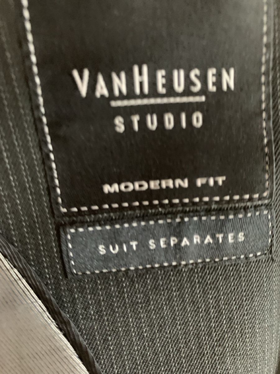 Completi: Herren Anzug VanHeusen Studio 42R Schwarz Gestreift – Usato da Mörigen venduto da Andriboy 6