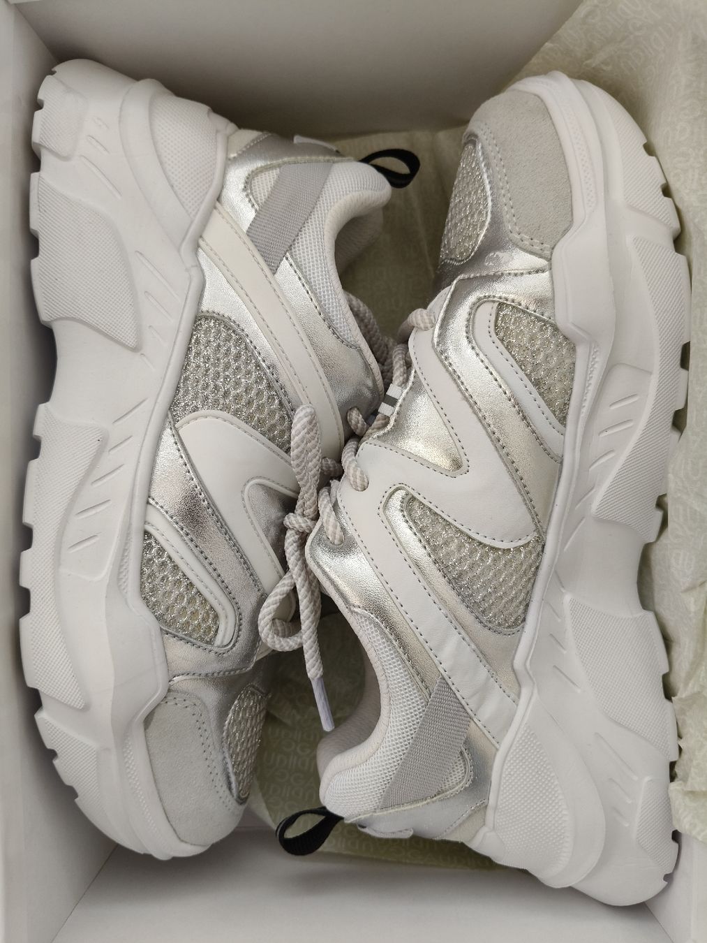 Scarpe da donna: Gaudi sneakers white silver mesh size 39 new – Nuovo (secondo la descrizione) da Zürich venduto da sha_vw65