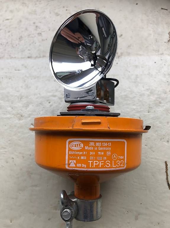 Lampade: Hella drehlicht – Usato da Thalheim venduto da Stagecraft 1