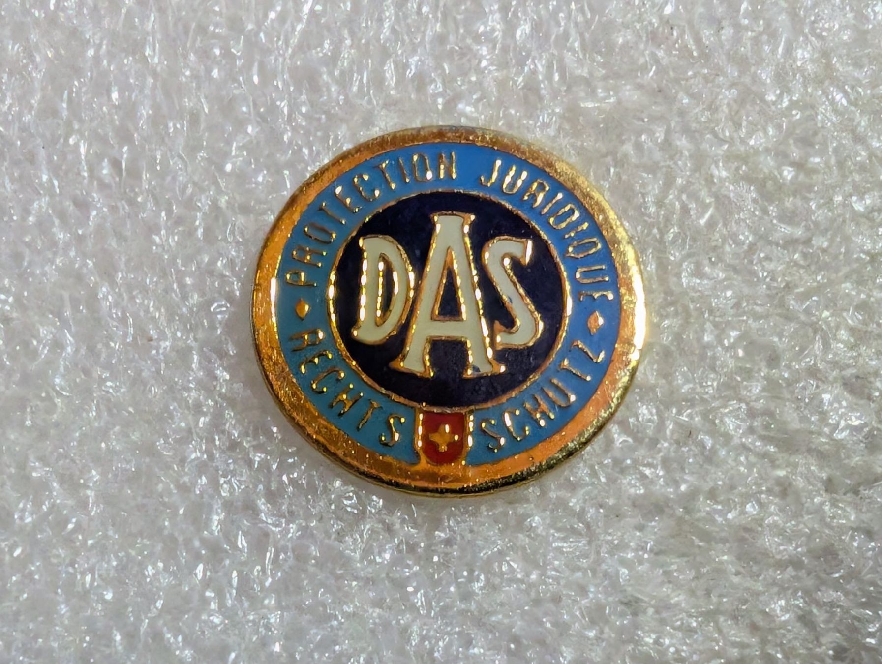 Plaketten & Abzeichen: Ansteckpin 159: DAS – Gebraucht aus Oppligen von Pin-Fall-Shop