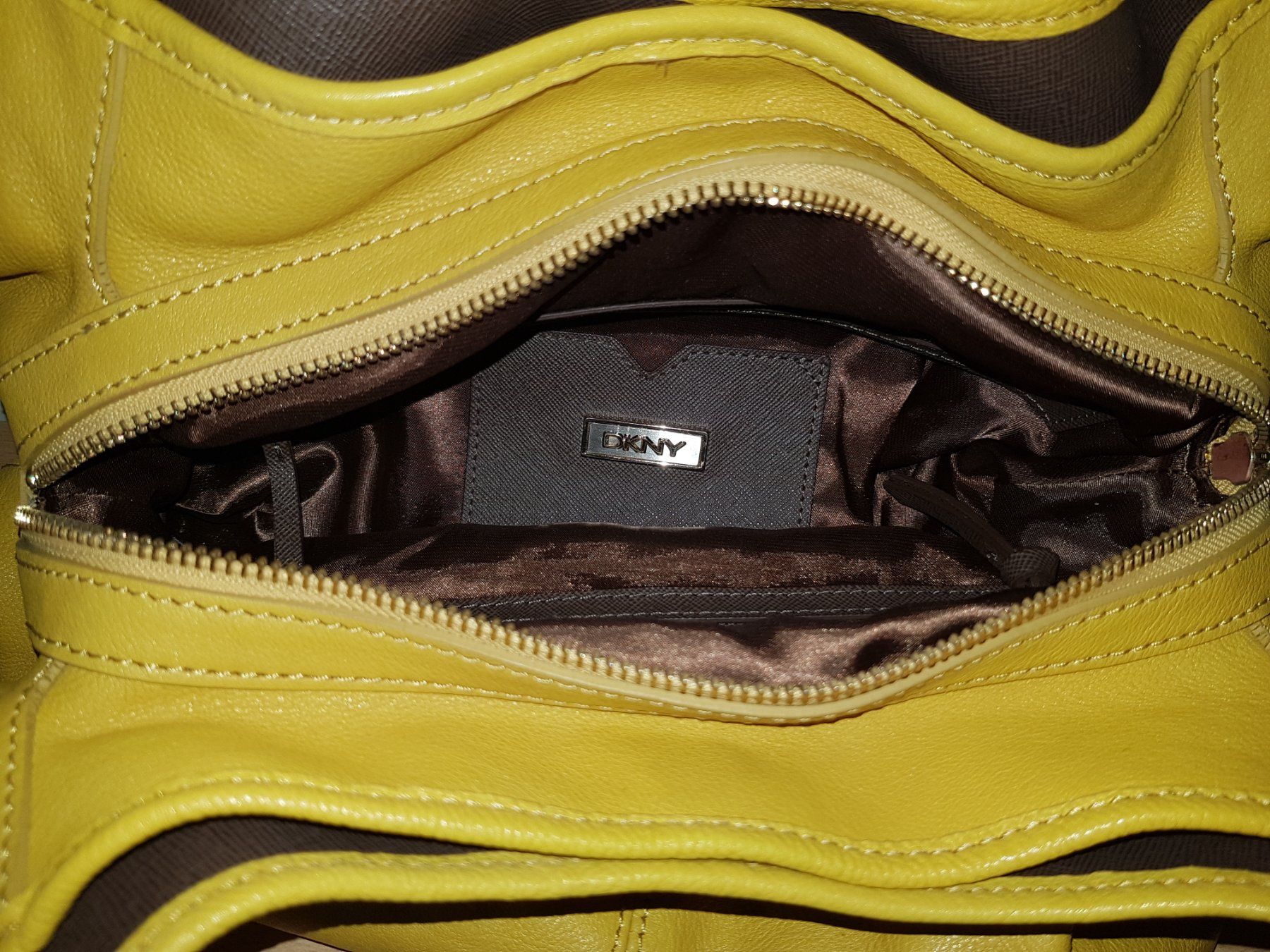 DKNY Taschen für Damen: DKNY Leder Handtasche Gelb – Gebraucht aus Basel von Birs868 9