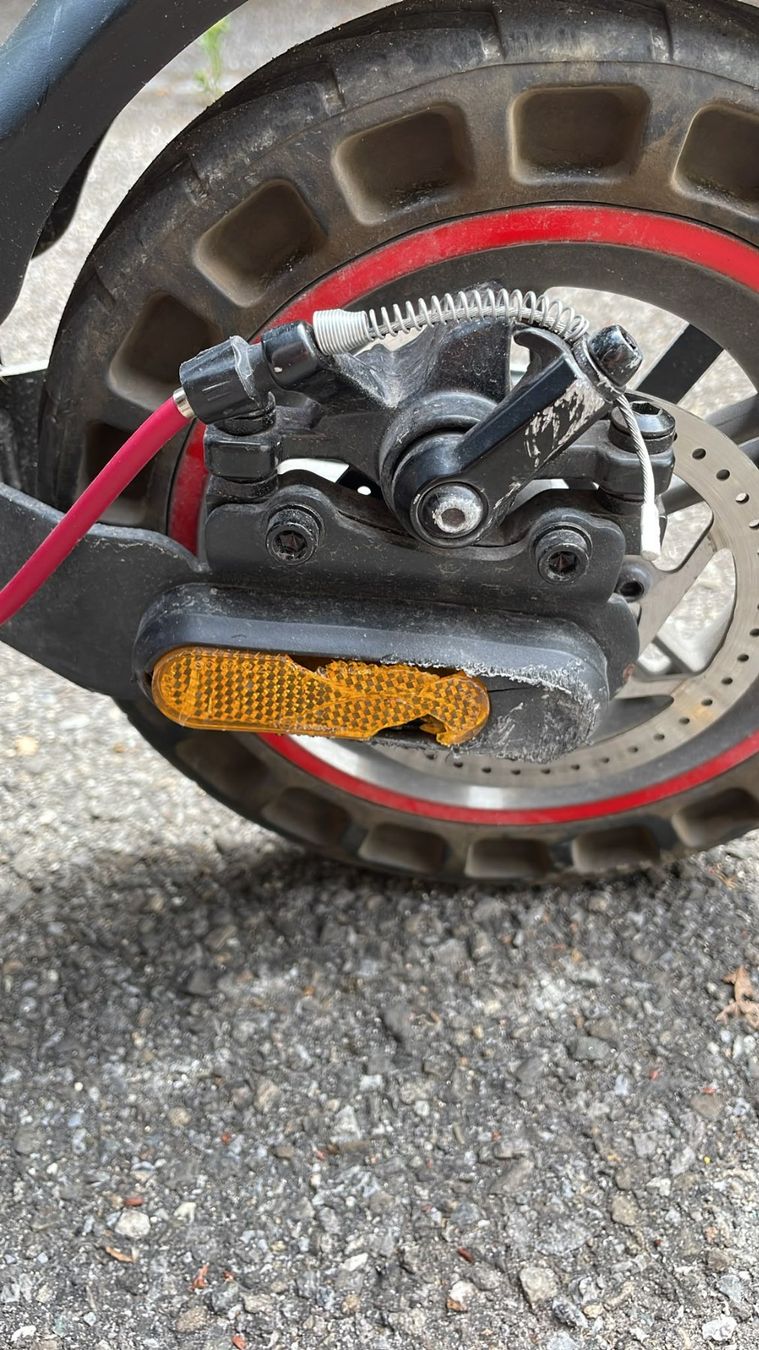 Scooter: E-Scooter E-Wheels E2S V2 Pro LR beschädigt – Difettoso da Emmenbrücke venduto da nkaech 4