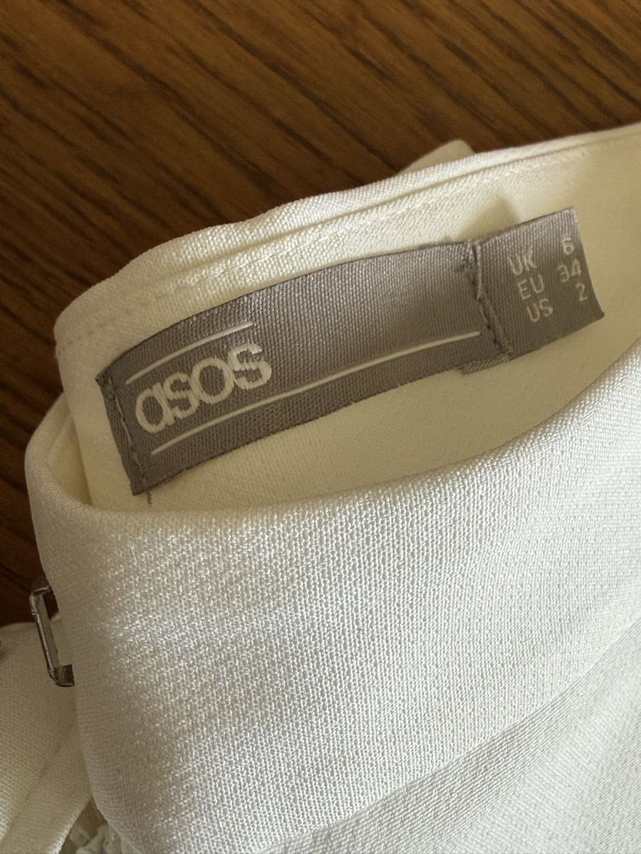 Asos Pantaloni: ASOS Weiss Hose  – Usato da Belp venduto da Lu96 1
