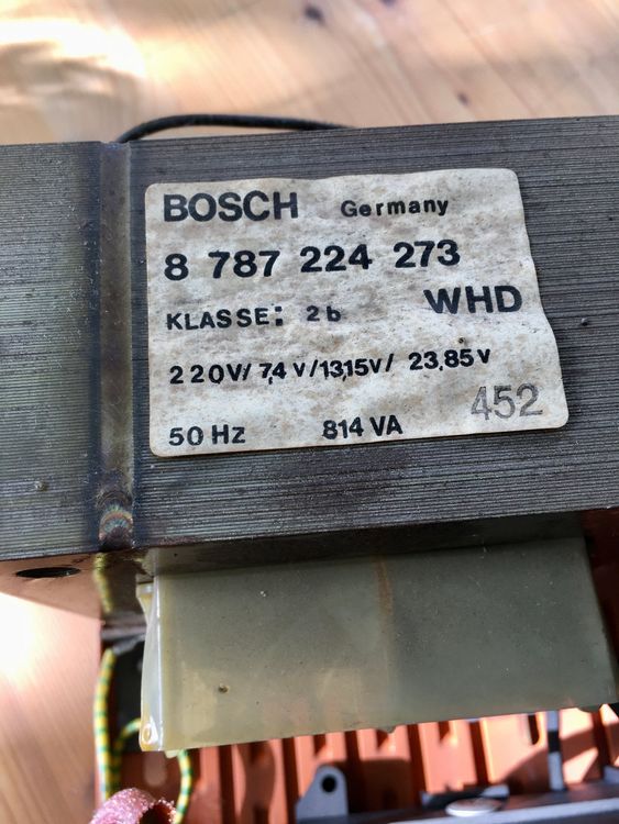 Batterieladegerät von Bosch (Automatik Lader L2418A)