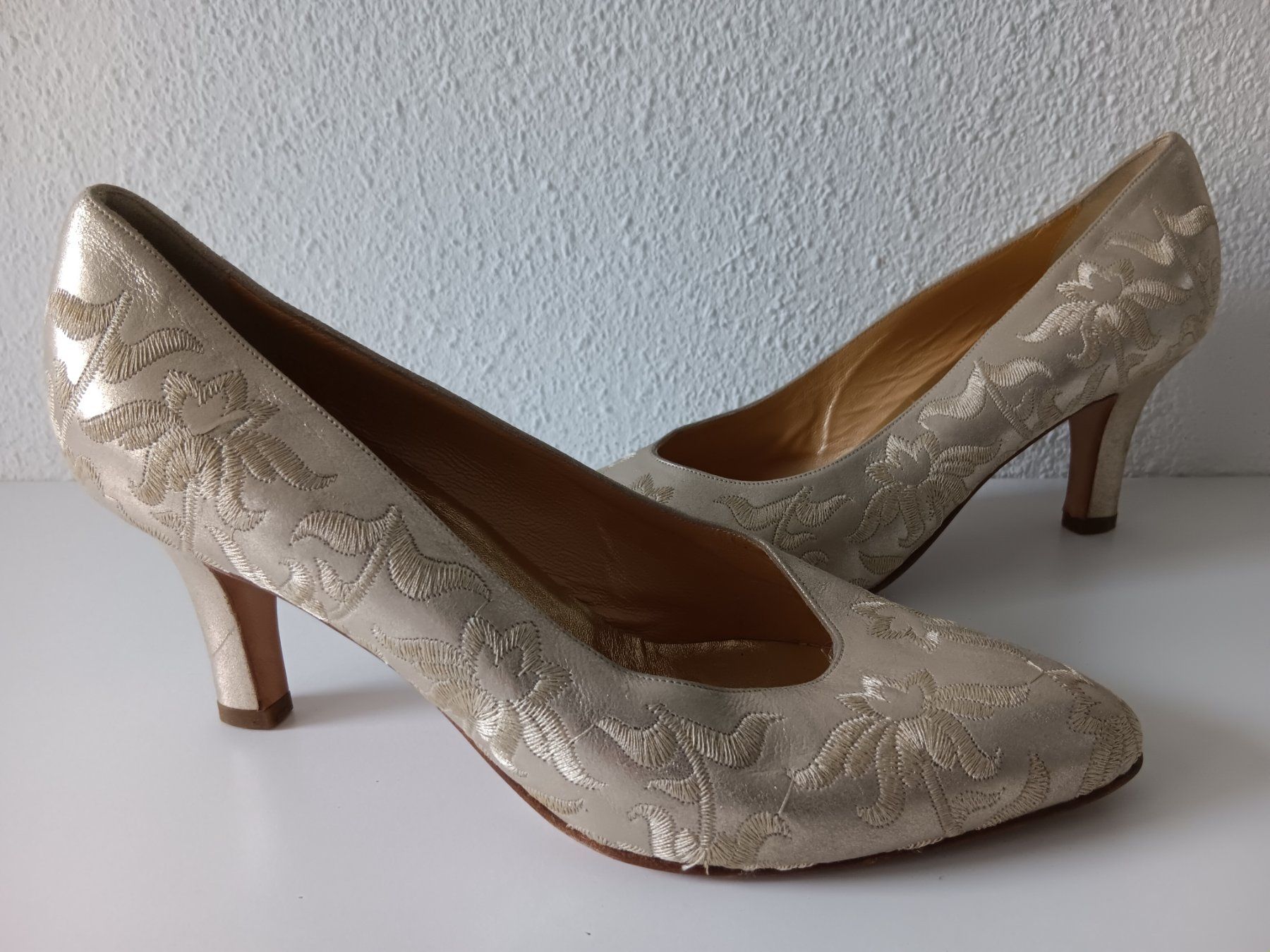 Scarpe da donna: CARVELA Chaussures / Schuhe pointure / Nummer 38 – Usato da Cossonay-ville venduto da Super-Price-Quality