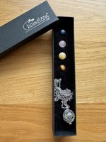 Kette mit Anhänger und Steinen neu