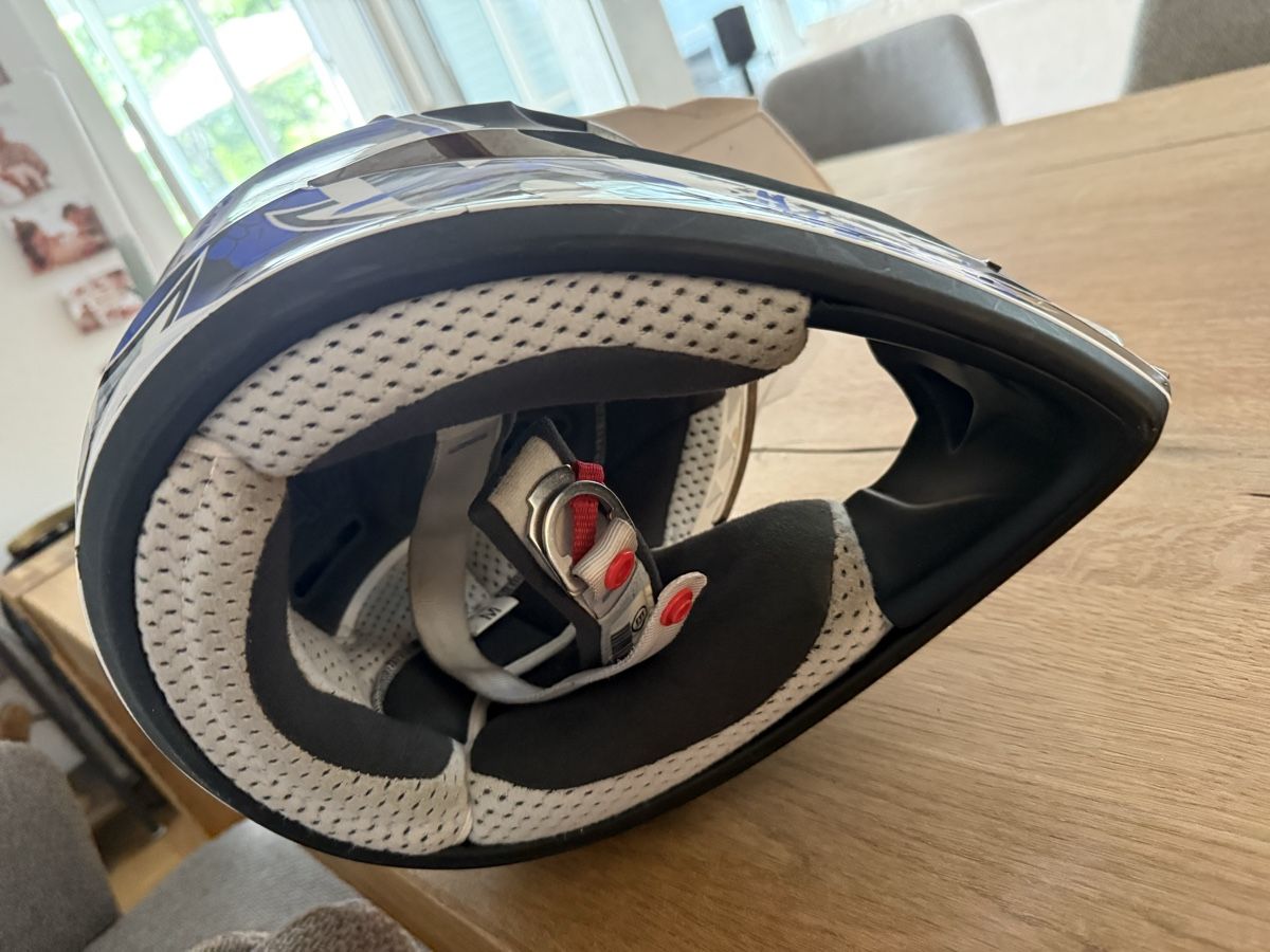 Airoh Caschi & visiere: Motorradhelm – Usato da Ried-Brig venduto da Vendeuse_ 2
