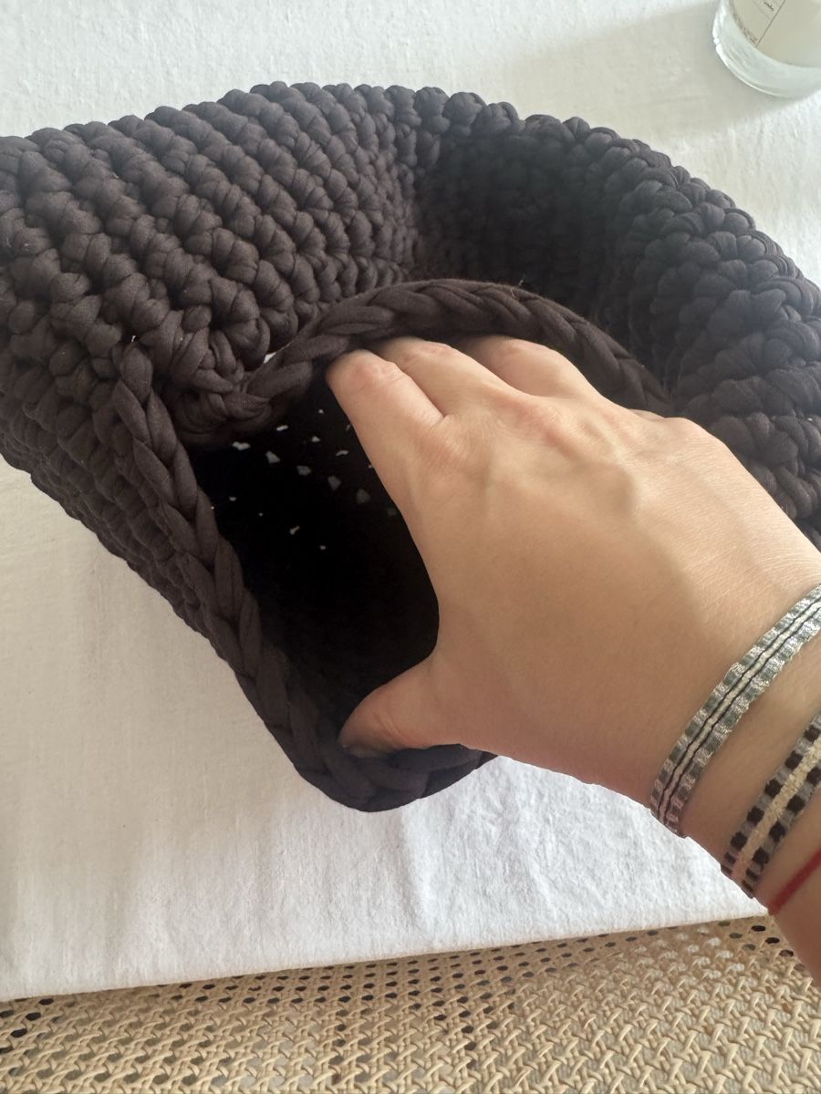 Borse da donna: Crochet bag dark brown  – Nuovo e nell'imballaggio originale da Zürich venduto da Linen218 2