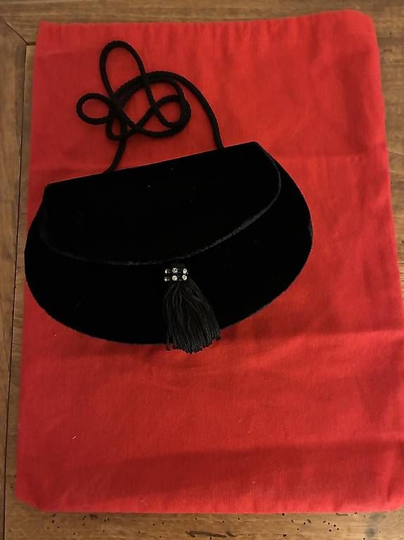Borse da donna: Petit sac à main de soirée velours noir – Nuovo (secondo la descrizione) da Nyon venduto da Sotara 1