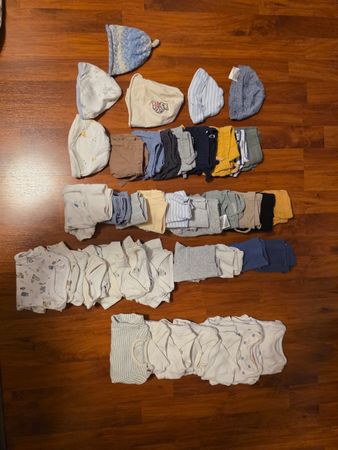 Grosses Baby-Kleiderpaket (Bodys, Hosen, Schlafsack u.v.m.) 