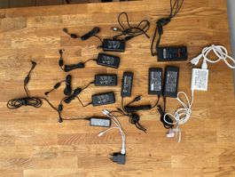 Lot 10 Netzteile Ladegeraete 19V Notebook Kabel gemischt