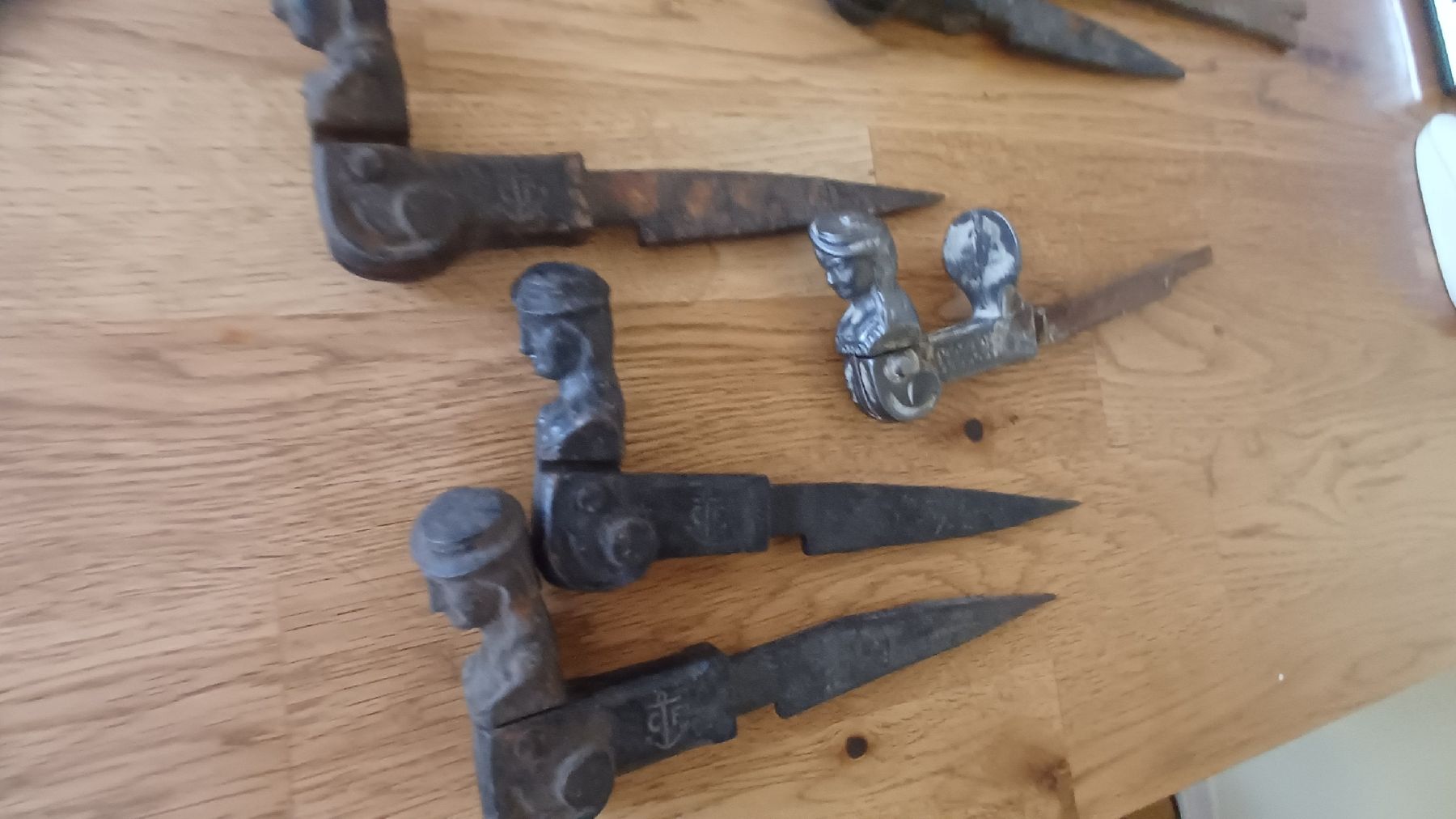 Ferramenta: Rückenhalter Fenster  – Usato da Flawil venduto da Pinkmalibu 4