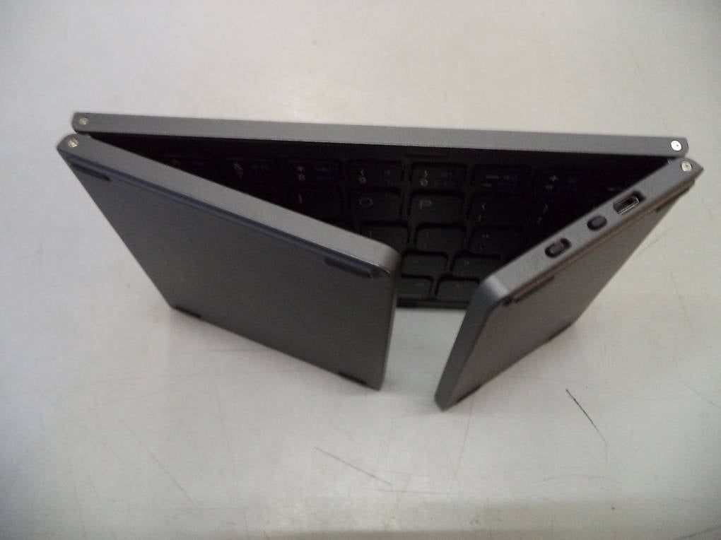 Tastiere: Xtreme Mac Foldable  Bluetooth Klapp Tastatur – Usato da Rieden AG venduto da Wirth03 4