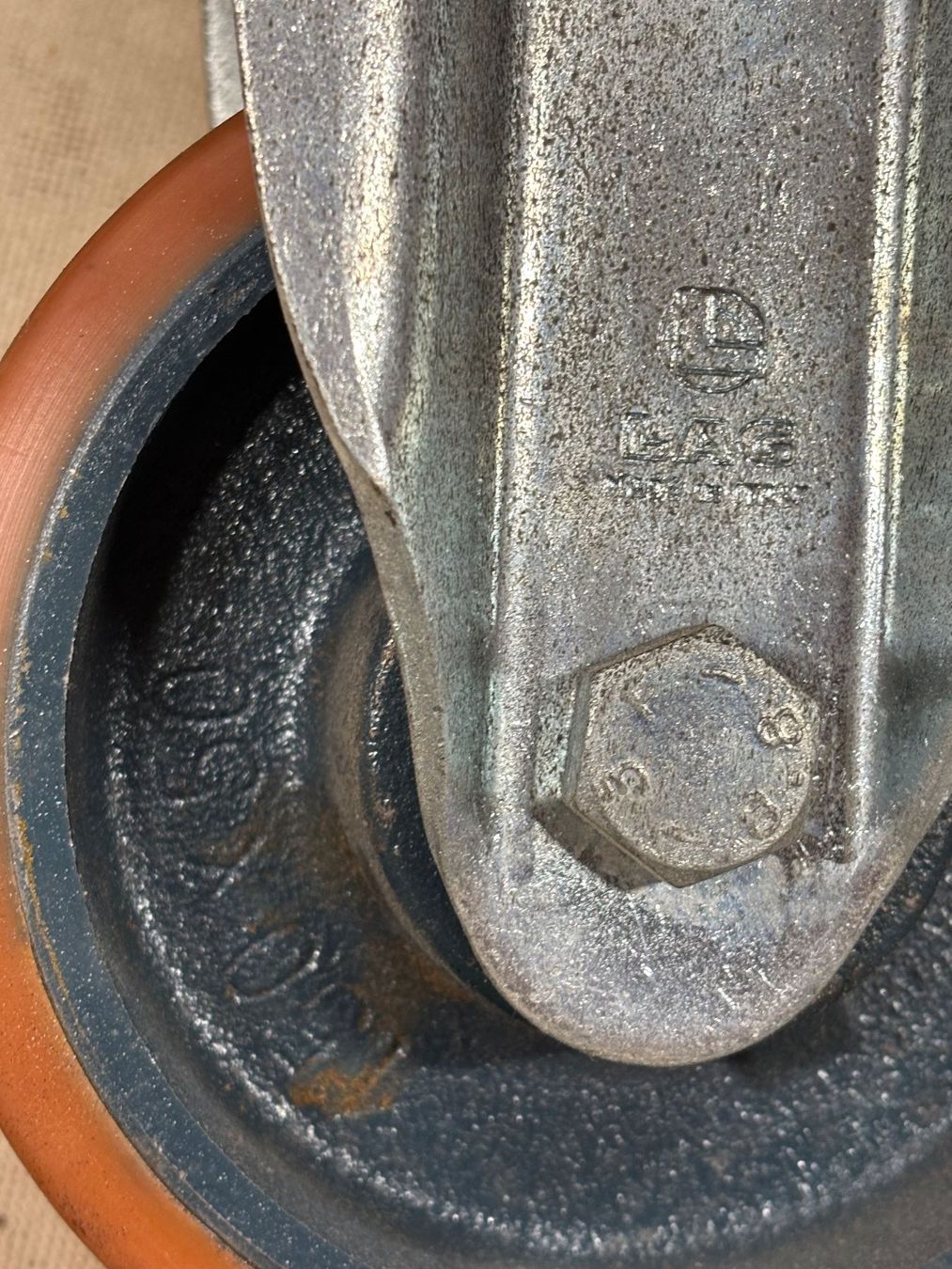 Altro per stoccaggio & trasporto: 4 Stück Schwerlastrollen Lenkrollen Bockrollen, Rollen – Usato da Winterthur venduto da ReUse_Baumarkt 4