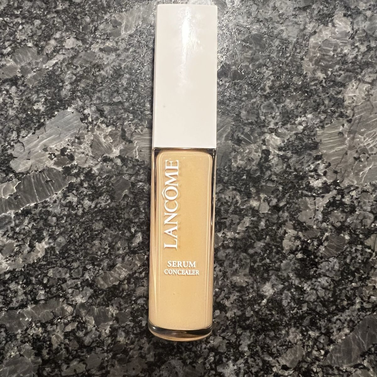Lancôme Maquillage: Lancome serum concealer 305N – Neuf (Voir description) à Hedingen par ewe_fra