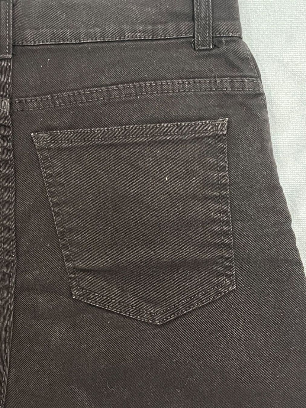 Pantaloni: Jeans Shorts Schwarz Stretchy Grösse 28 – Usato da Zürich venduto da Stami129 1