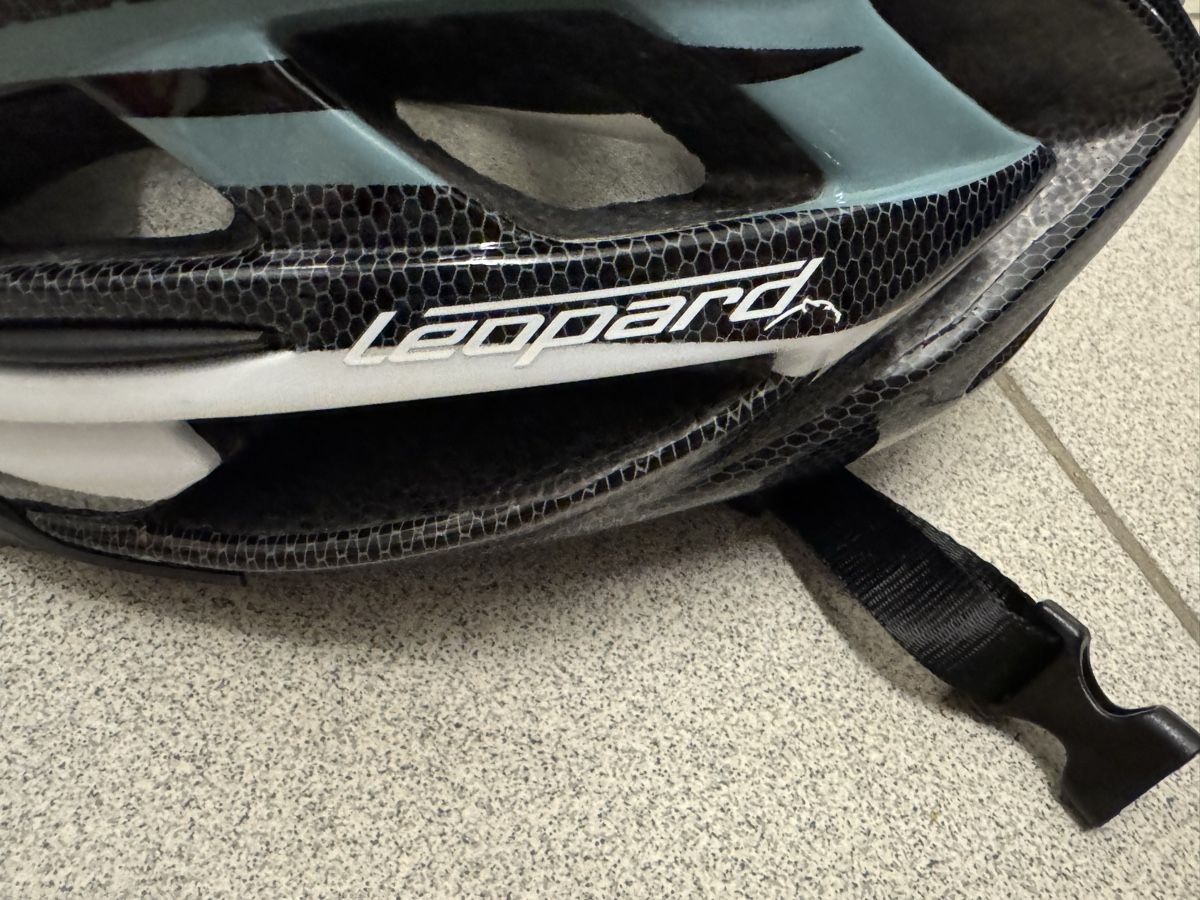 Caschi: Velohelm Leopard Grösse M guter Zustand – Usato da Zürich venduto da oase69 1