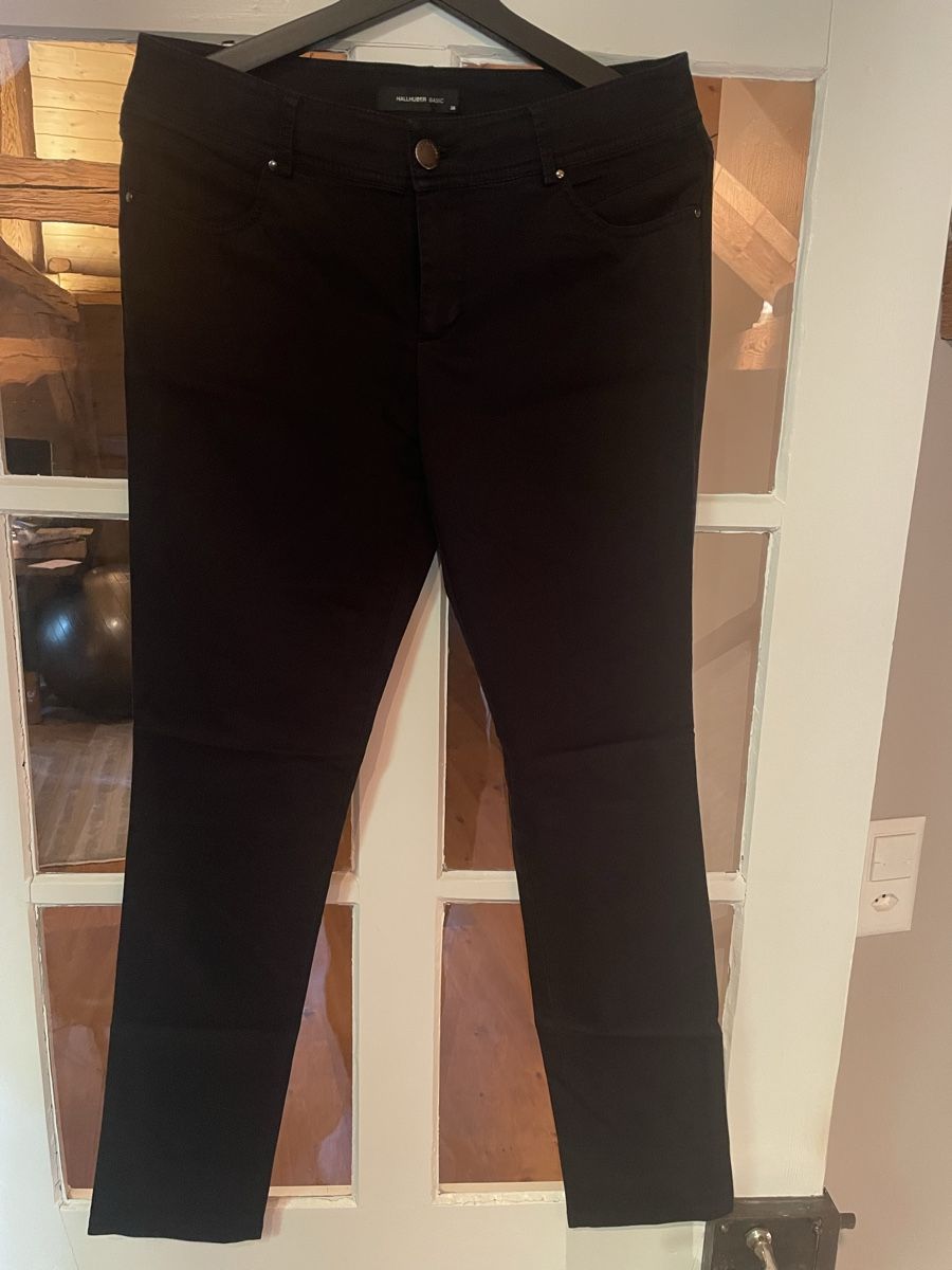 Hallhuber Pantaloni: HALLHUBER Basic Damenhose Schwarz Gr. 38 – Usato da Heitenried venduto da Steffundsasch 4