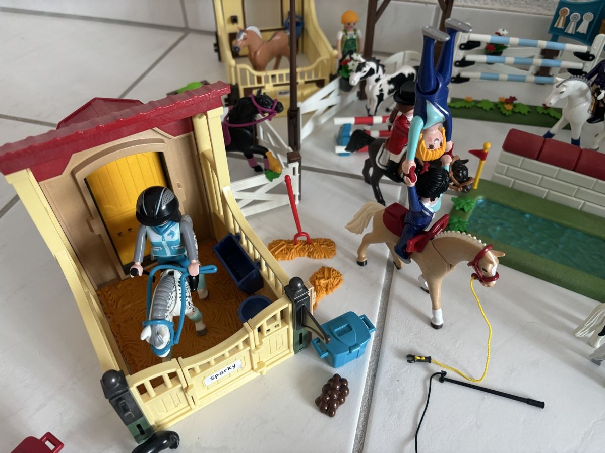 Playmobil Giocattoli: Grosse Playmobil Pferde Sammlung diverse Sets – Usato da Uetikon am See venduto da Winnieclaudia 1