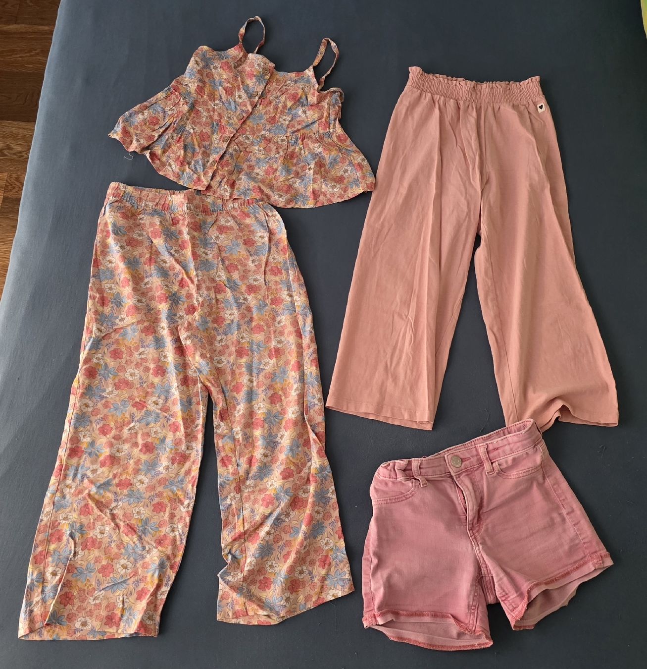 H&M Kleiderpakete & -sets: Mädchen Kleider Set Grösse 116/122/128  H&M – Neu (gemäss Beschreibung) aus Zell LU von claro62