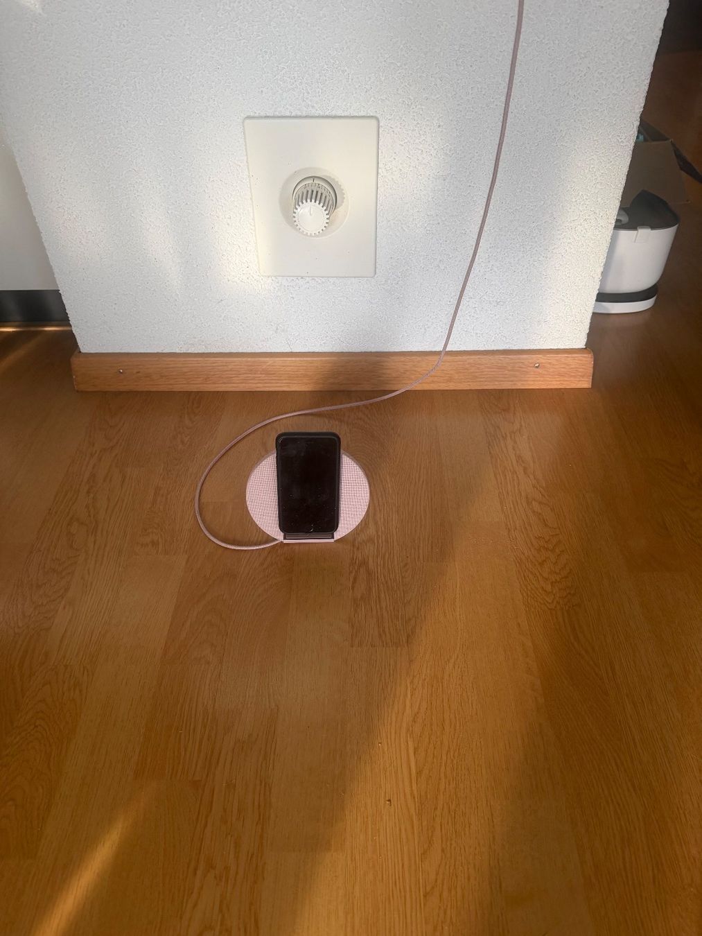 Caricabatterie: IPhon Ladestation – Usato da Stallikon venduto da Haflinger7