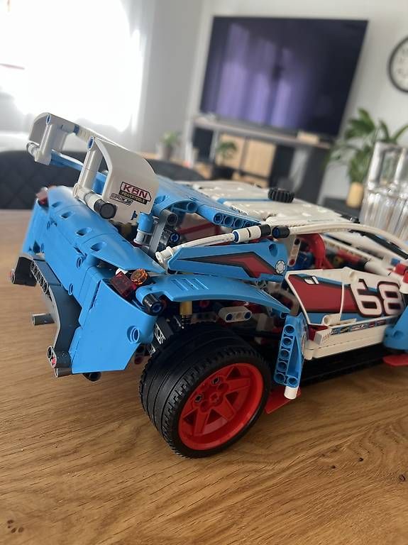 Lego Spielzeuge: Lego-Technic Auto 42077 – Gebraucht aus Uzwil von sab_nhc7 2