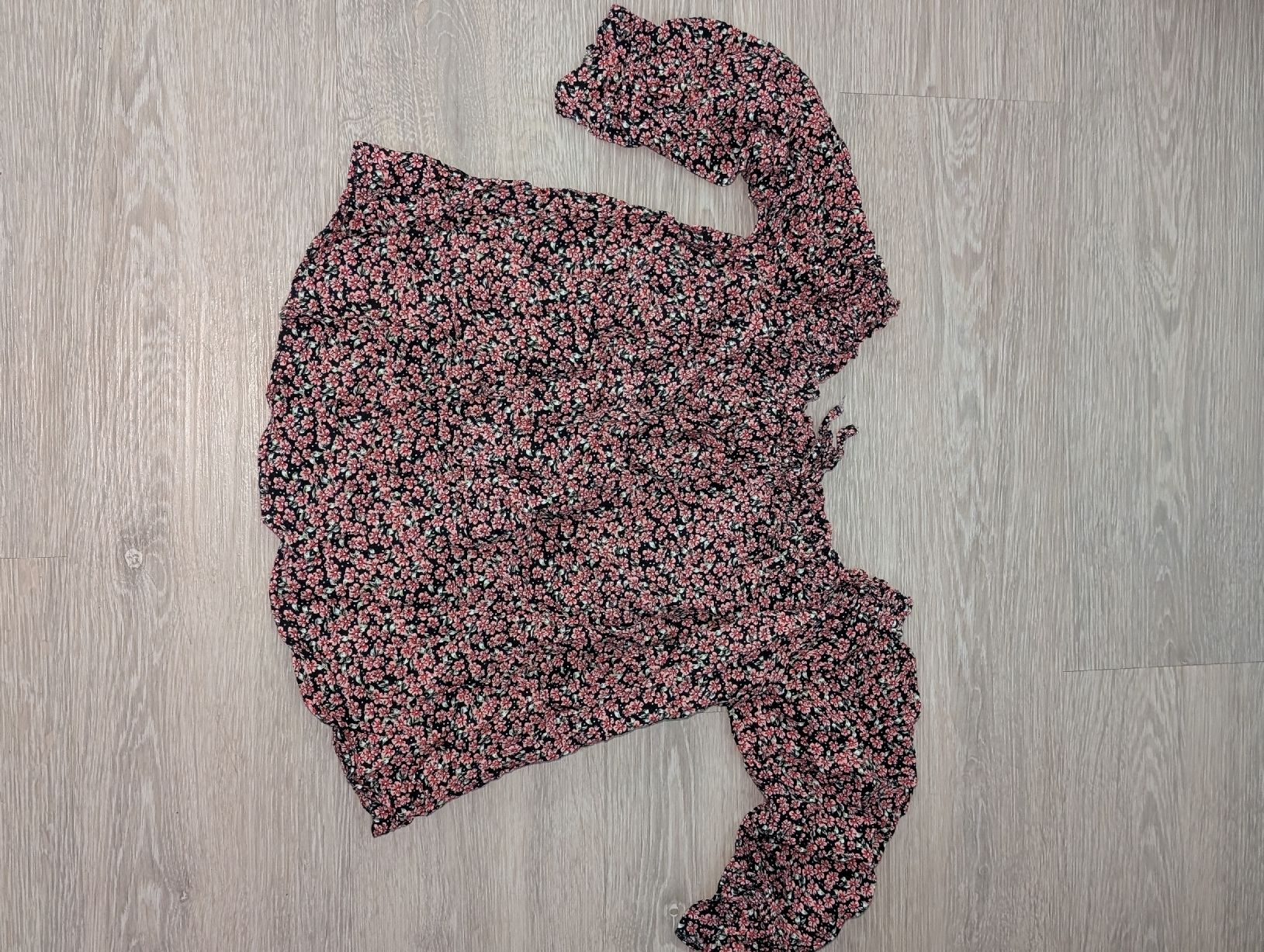 Camicette: Damen Bluse Blumenmuster Schwarz Rosa Grösse S – Usato da Münsingen venduto da ale_md2s