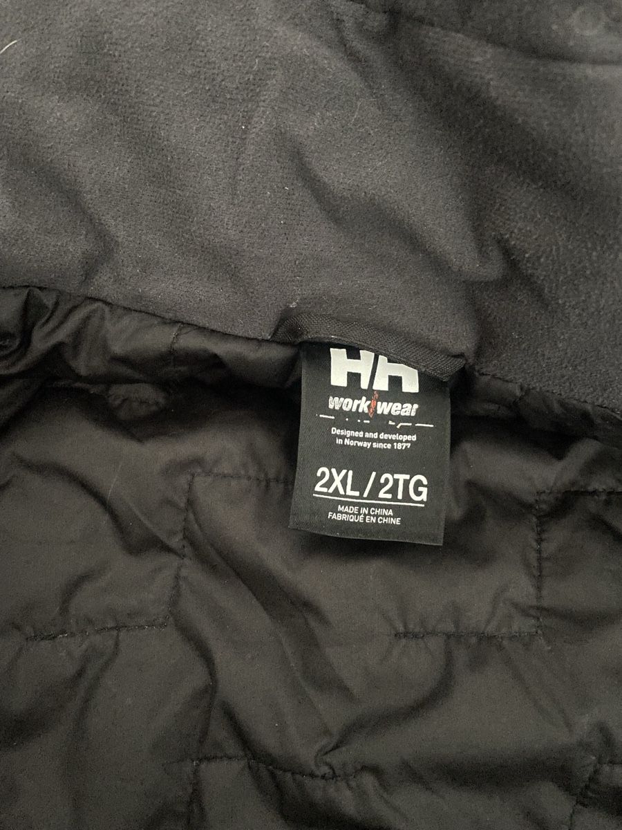 Helly Hansen Giacche: Helly Hansen Winterjacke – Nuovo (secondo la descrizione) da Tagelswangen venduto da sar_2h8n 4