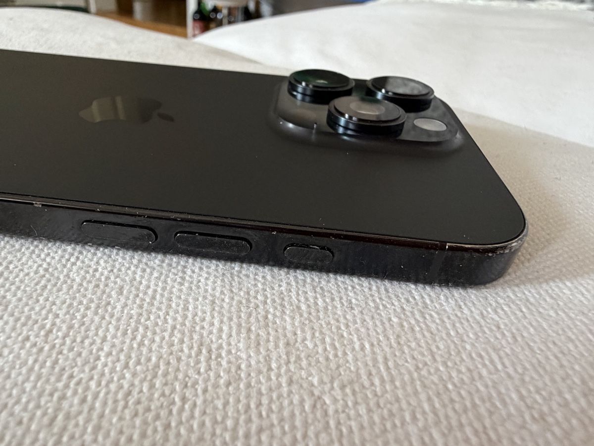 Apple Portables: iPhone 16 Pro 128 GB – D'occasion à Zürich par User-nn-126 4