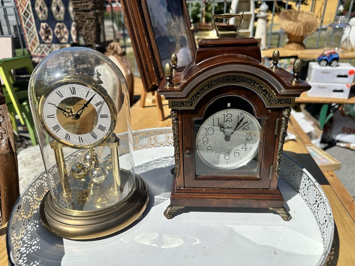 Orologi da terra & Orologi da parete: Duo horloges/ pendules – Usato da Yvonand venduto da spiffy1429