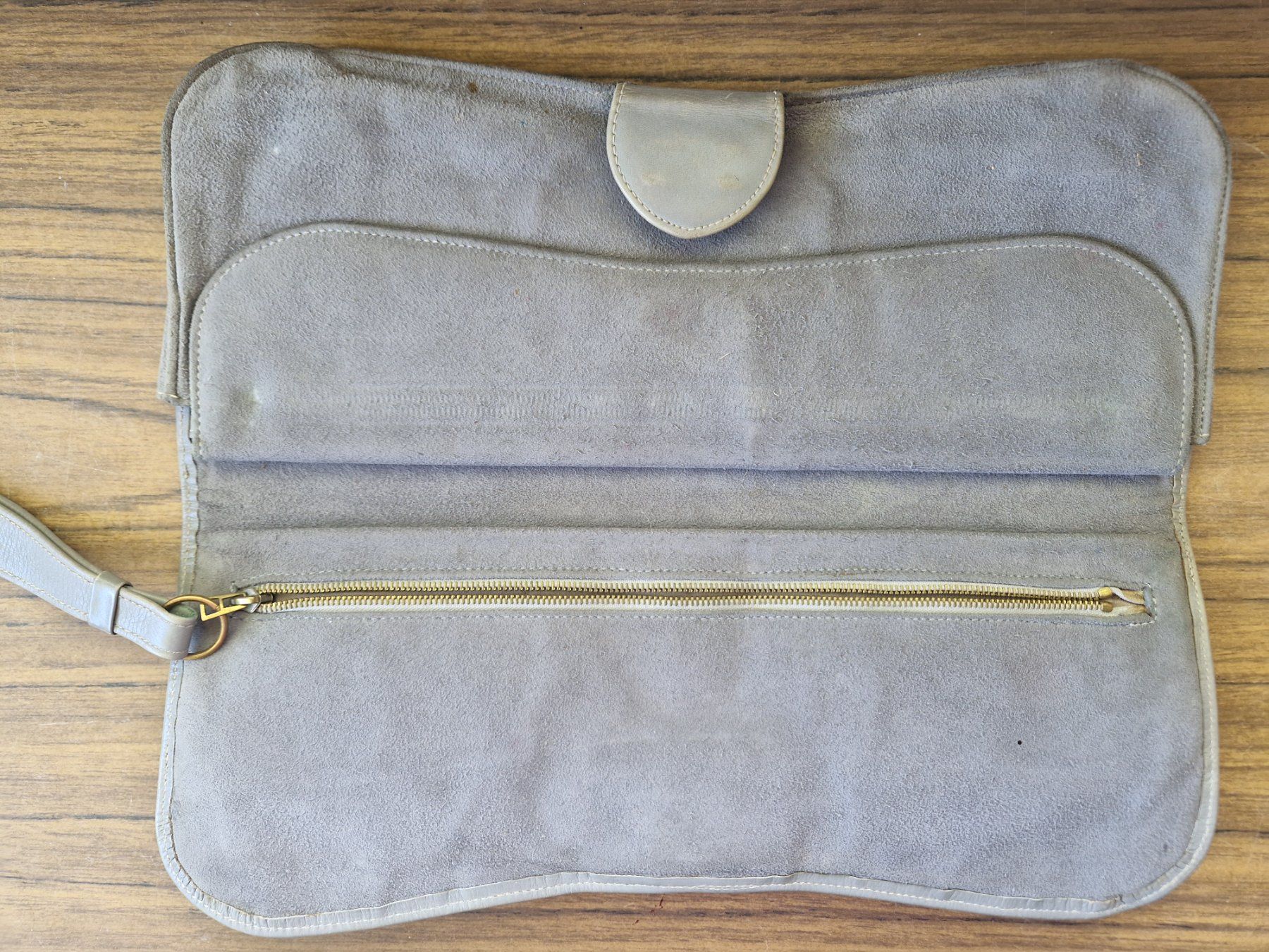Borse da donna: Clutch Vintage Leder grau – Usato da Mörschwil venduto da wunderkiste44 7