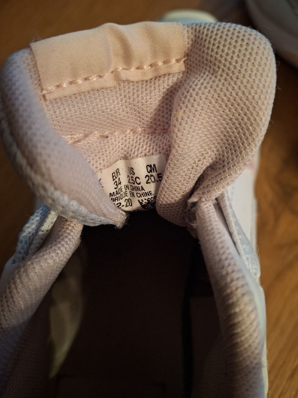 Puma Scarpe per ragazze: Hallenturnschuhe Puma Gr. 34 – Usato da Niederbipp venduto da Himbo62 3