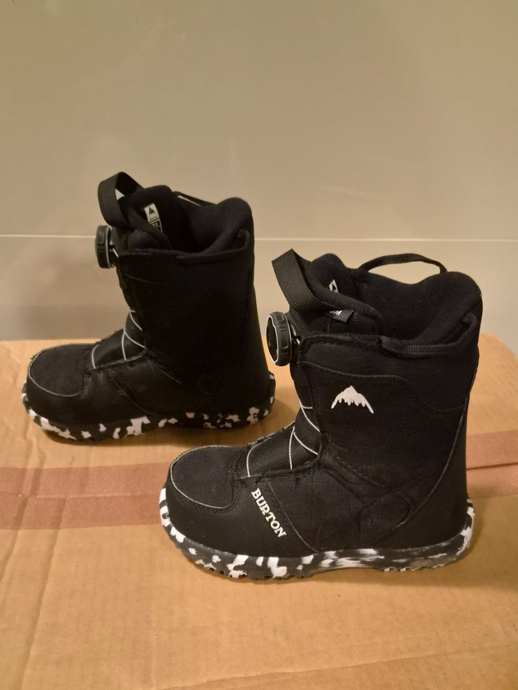 Burton Chaussures garçon: Burton Snowboardschuhe Gr.34 BOA – D'occasion à Oberrieden par Raja011 3