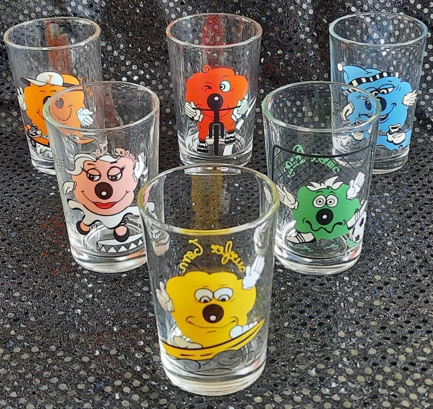 Bicchieri: Kinder Trinkgläser Mit Grün Deckel – Nuovo (secondo la descrizione) da Seuzach venduto da VT-Collections2