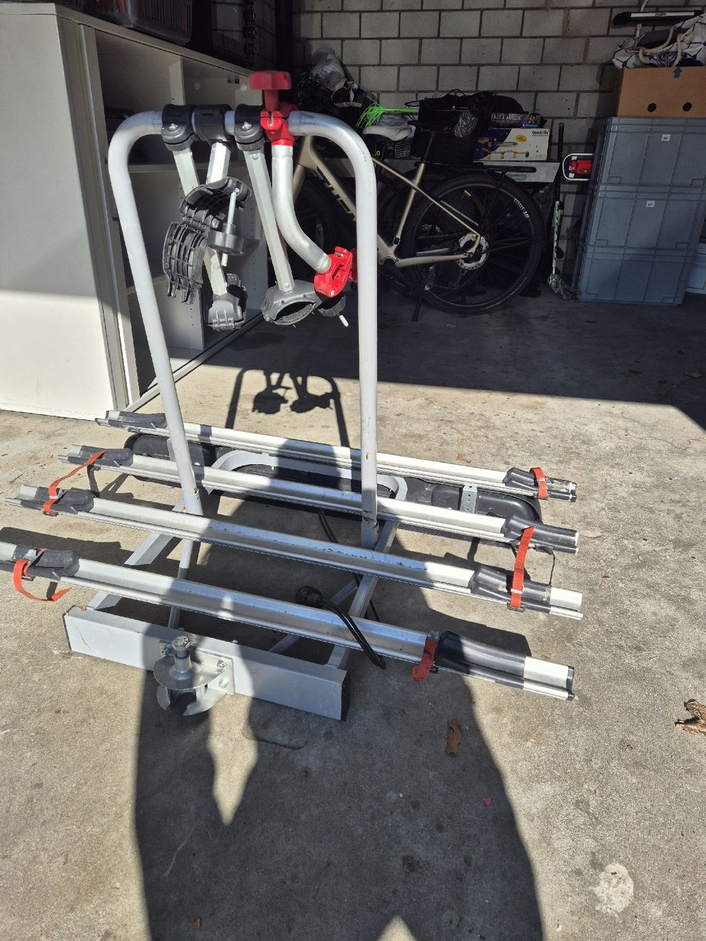 Supporti a parete: Fahrradträger 4stk – Usato da Thierachern venduto da nat3634 1