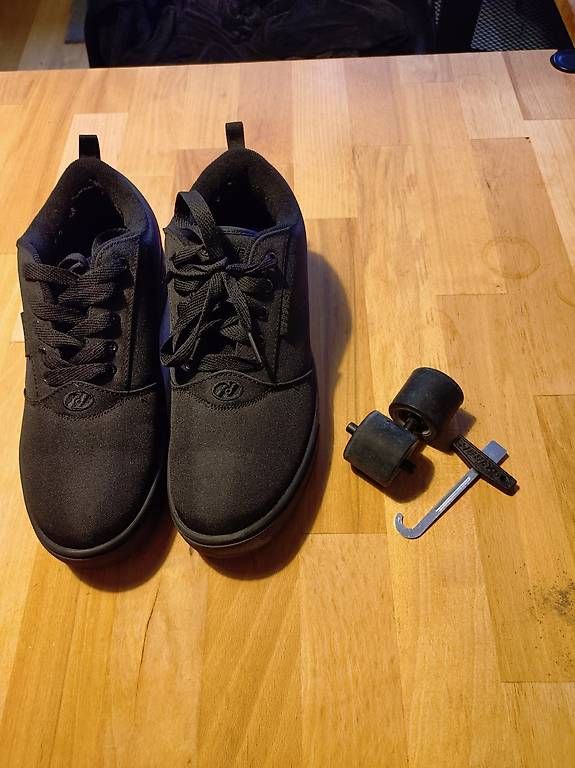 Herrenschuhe: Heelys Chaussures avec roues 42  – Neu und originalverpackt aus Treyvaux von Garr0x7 2