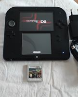 Nintendo 2DS Handheld-Konsole in Schwarz mit blauen Akzenten