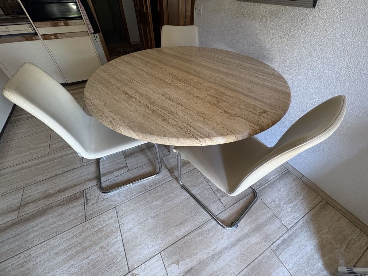 Tischset: Runder Esstisch mit 3 Stühlen  – Gebraucht aus Boswil von P18 1