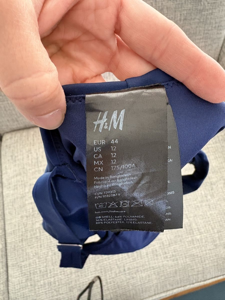 H&M Badekleider & Bikinis: Badeanzug H&M dunkelblau Grösse 44  – Gebraucht aus Münchenstein von Miresolese 3