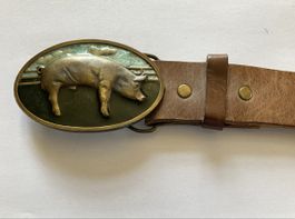 Belt Buckle mit Gürtel. Hacken bis 1. Loch 103 cm.