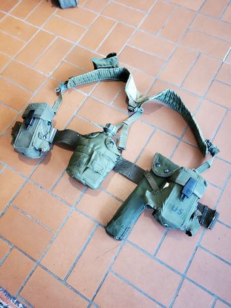 Militär Koppel mit Y-Riemen und Taschen USA Armee